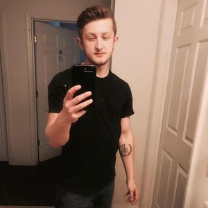 Meet your Posher, Dennie